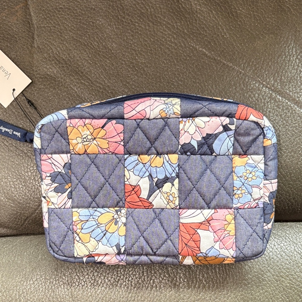 Vera Bradley medium travel cosmetic case in aloha blooms patchwork